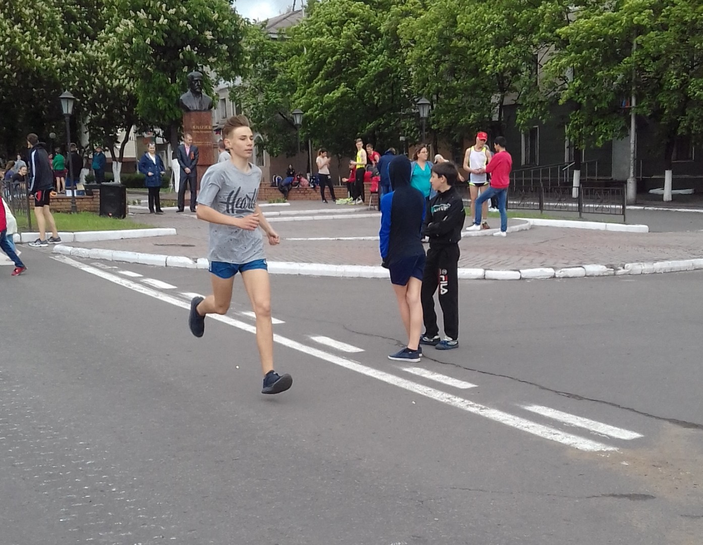 В честь Дня Победы в Енакиево прошел традиционный легкоатлетический забег —  Министерство молодежи, спорта и туризма ДНР